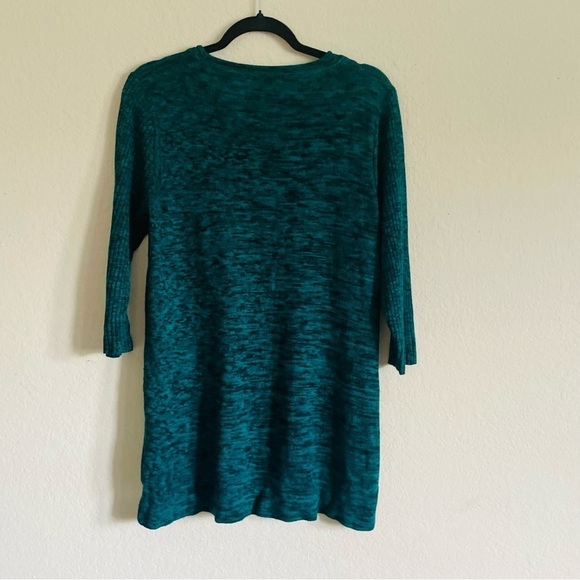 Woman’s highlow vneck sweater top size M green black ribbed sleeves soft stretch - Picture 8 of 8